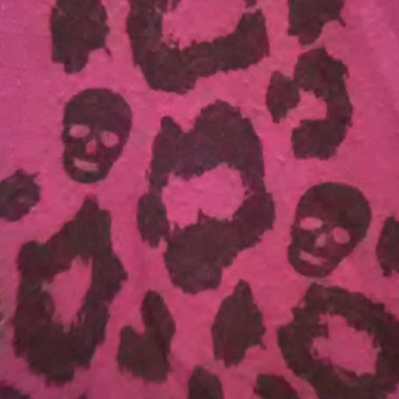 Express Skull Tee - Picture 4 of 7